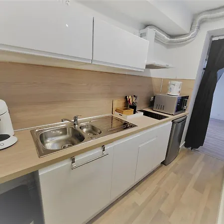 شقة Au Calme Avec Cour Avec 1 Siege Massant!