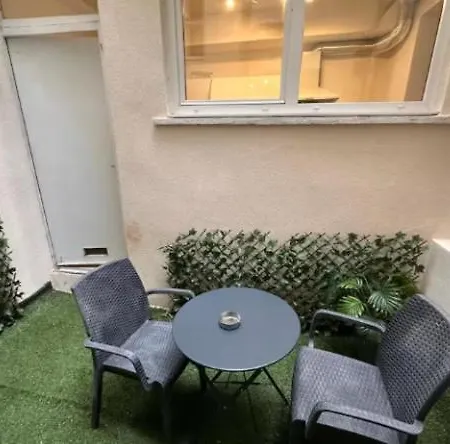 Au Calme Avec Cour Avec 1 Siège Massant!