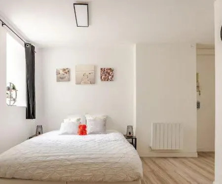 Appartamento Au Calme Avec Cour Avec 1 Siège Massant! *