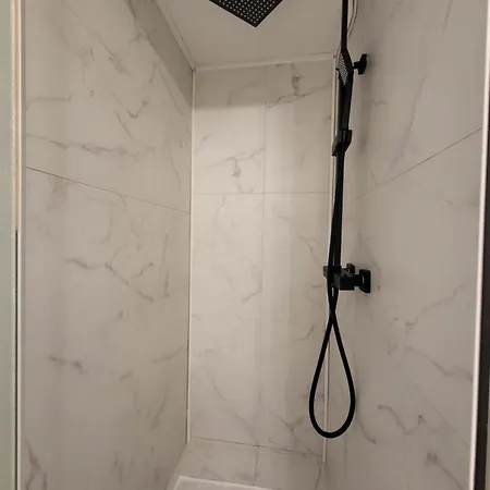 Au Calme Avec Cour Avec 1 Siege Massant! شقة *