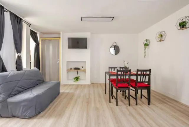 Au Calme Avec Cour Avec 1 Siège Massant! Appartamento *