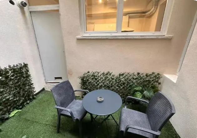 Au Calme Avec Cour Avec 1 Siège Massant!